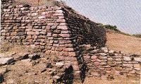 https://sites.google.com/site/induscivilizationsite/_/rsrc/1373963918808/home/dholovera---photos/rjk-pic-dholavira-wall-2.JPG